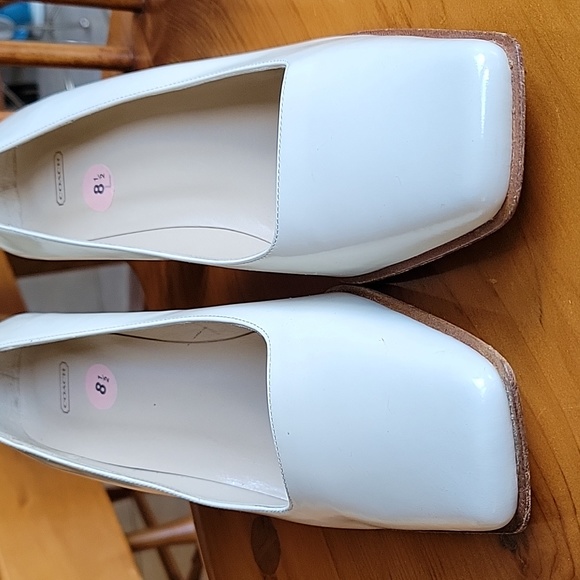 Women's Vintage Coach Beige Shoes - Picture 5 of 8